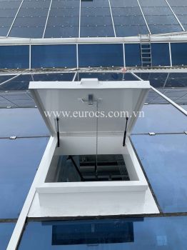 Cửa lên mái Eurodor – Giải pháp thoát hiểm cho nhà phố